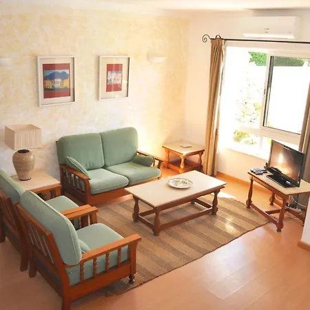 Stylish And Well-equipped, Private Pool, Close To Amenities, Free Ac And Wifi *