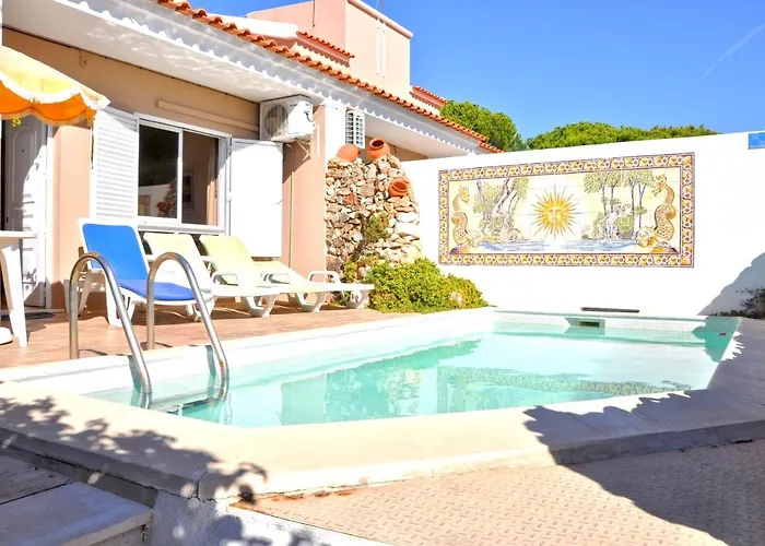 Vakantiehuis Stylish And Well-equipped, Private Pool, Close To Amenities, Free Ac And Wifi
