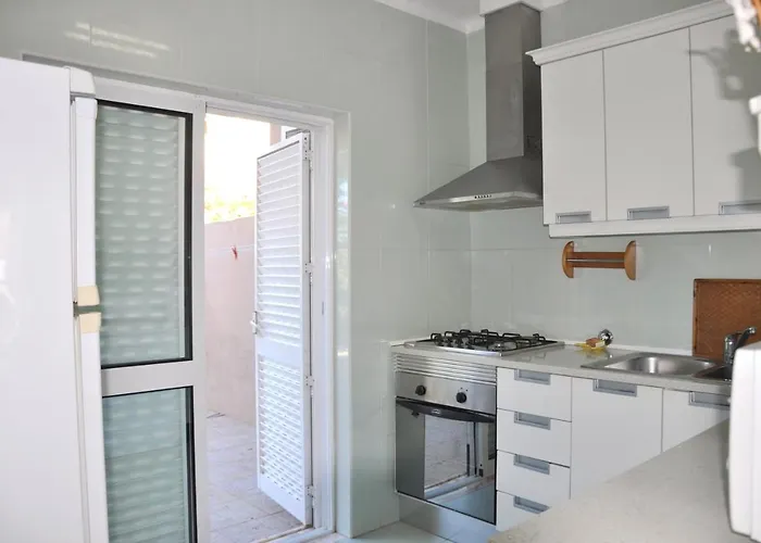 Stylish And Well-equipped, Private Pool, Close To Amenities, Free Ac And Wifi * Quarteira