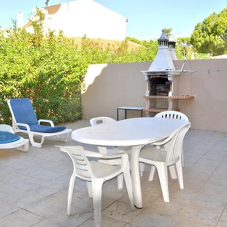 Stylish And Well-equipped, Private Pool, Close To Amenities, Free Ac And Wifi * Quarteira