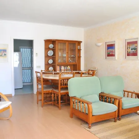 Stylish And Well-equipped, Private Pool, Close To Amenities, Free Ac And Wifi Ferienhaus
