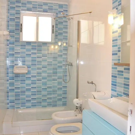 Stylish And Well-equipped, Private Pool, Close To Amenities, Free Ac And Wifi Ferienhaus *