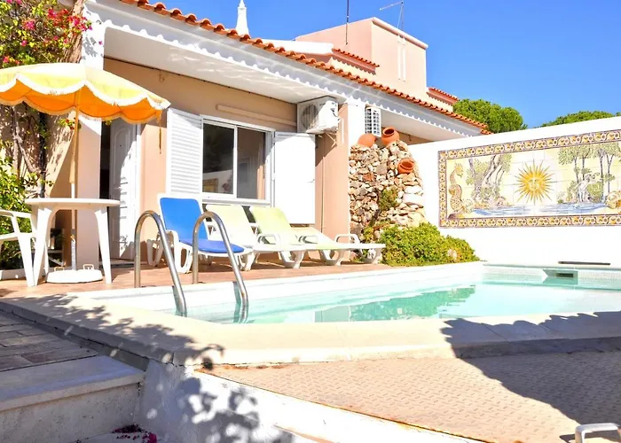 Stylish And Well-equipped, Private Pool, Close To Amenities, Free Ac And Wifi Nyaraló Quarteira