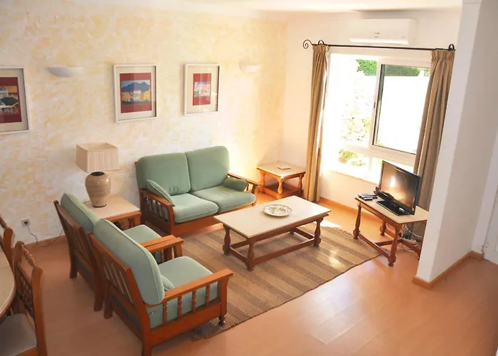 Stylish And Well-equipped, Private Pool, Close To Amenities, Free Ac And Wifi *